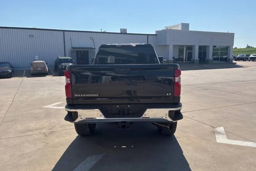 2024 Chevrolet Silverado 2500HD LT photo 1