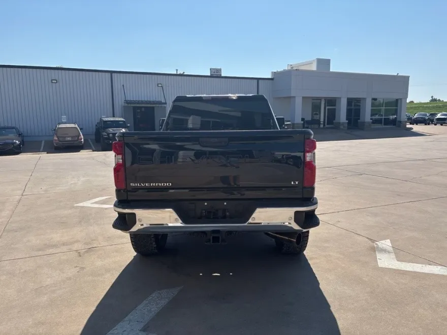 2024 Chevrolet Silverado 2500HD LT photo 1
