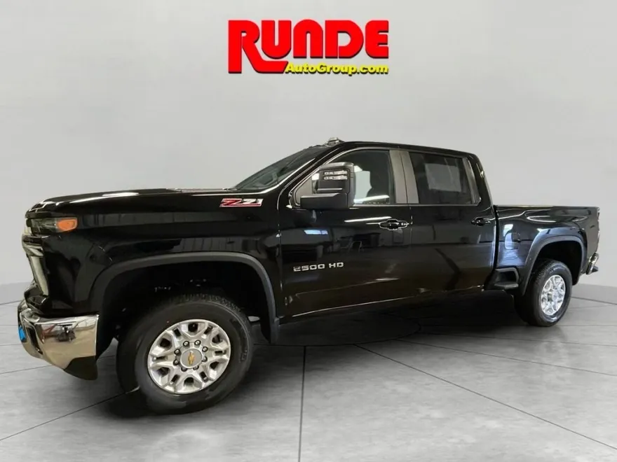 2025 Chevrolet Silverado 2500HD LT photo 1
