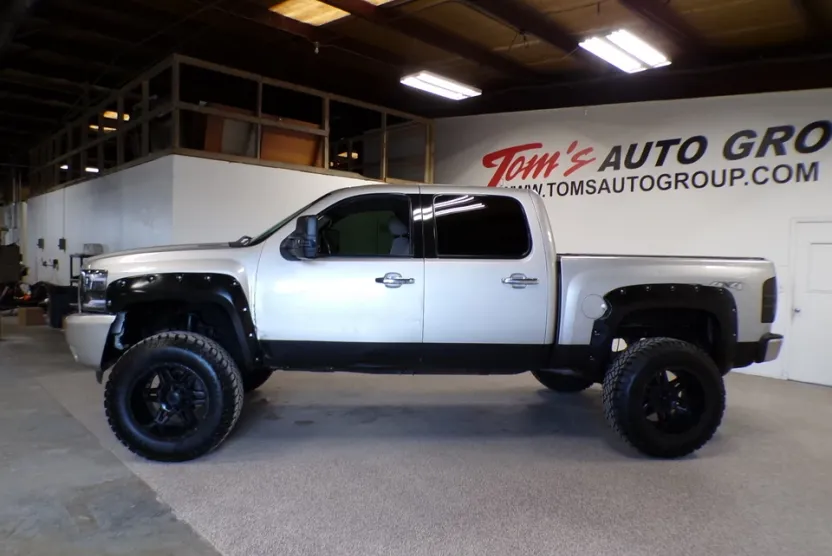 2009 Chevrolet Silverado 1500 LT photo 1