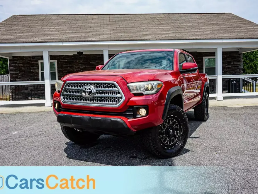 2017 Toyota Tacoma TRD photo 1
