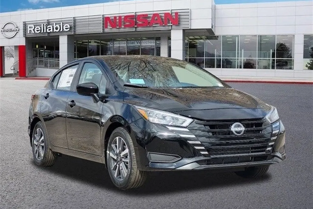 2025 Nissan Versa 1.6 SV photo 1