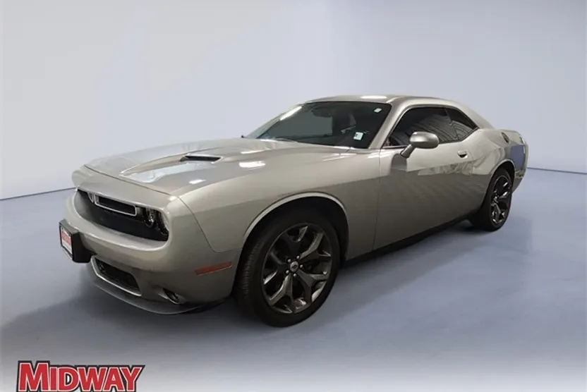2018 Dodge Challenger SXT photo 1