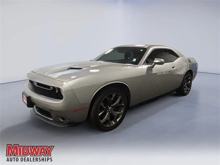 2018 Dodge Challenger SXT photo 1