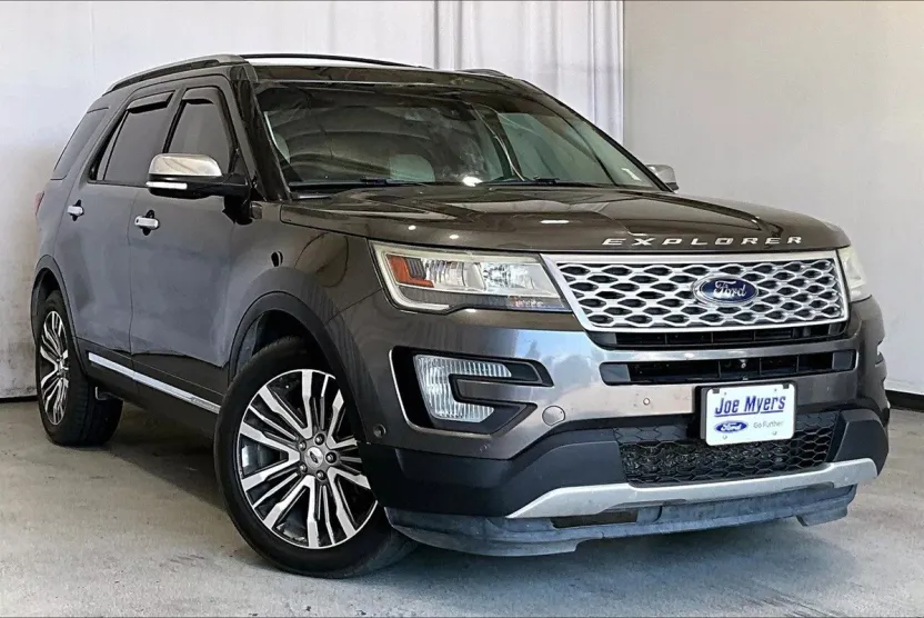 2017 Ford Explorer Platinum photo 1