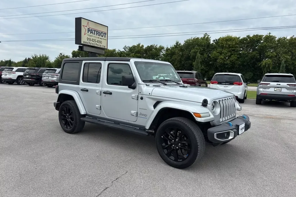 2023 Jeep Wrangler Sahara 4xe photo 1