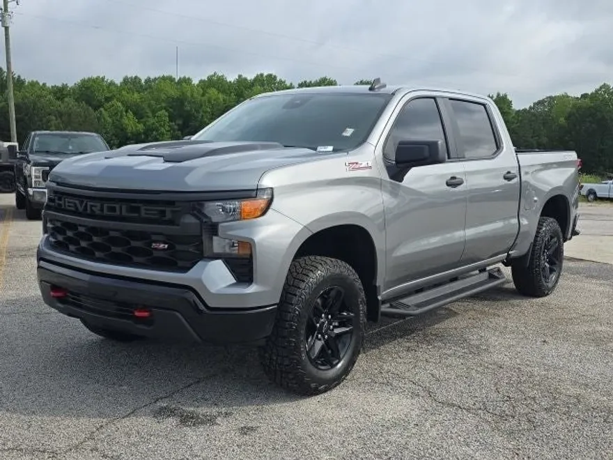2024 Chevrolet Silverado 1500 Custom Trail Boss photo 1