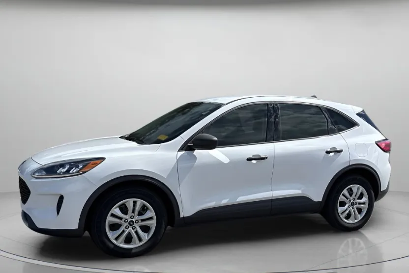 2022 Ford Escape S photo 1