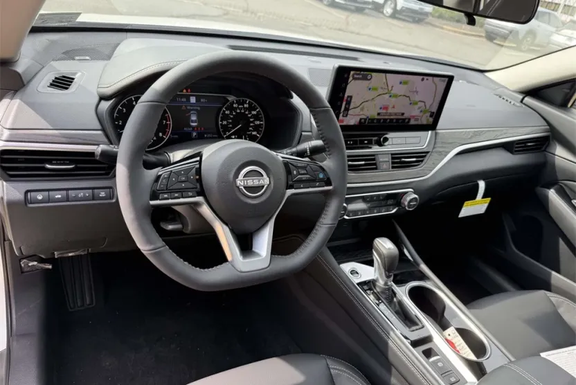 2025 Nissan Altima SL photo 1