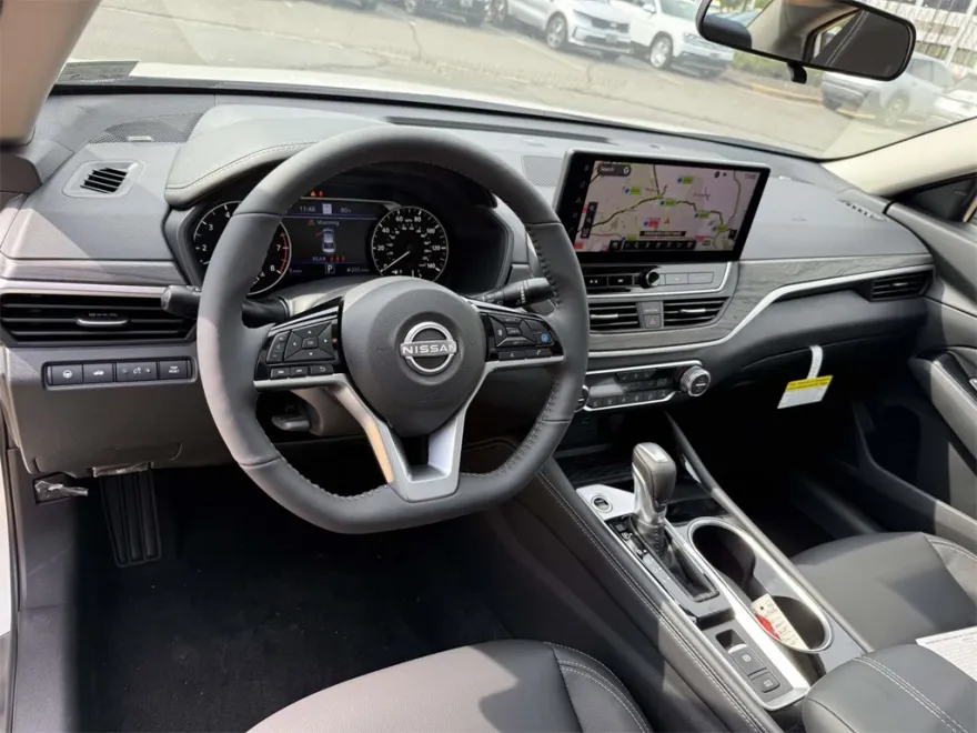 2025 Nissan Altima SL photo 1