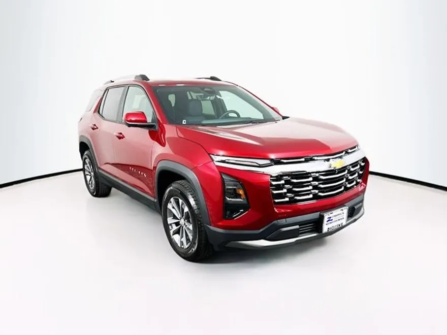 2025 Chevrolet Equinox LT photo 1