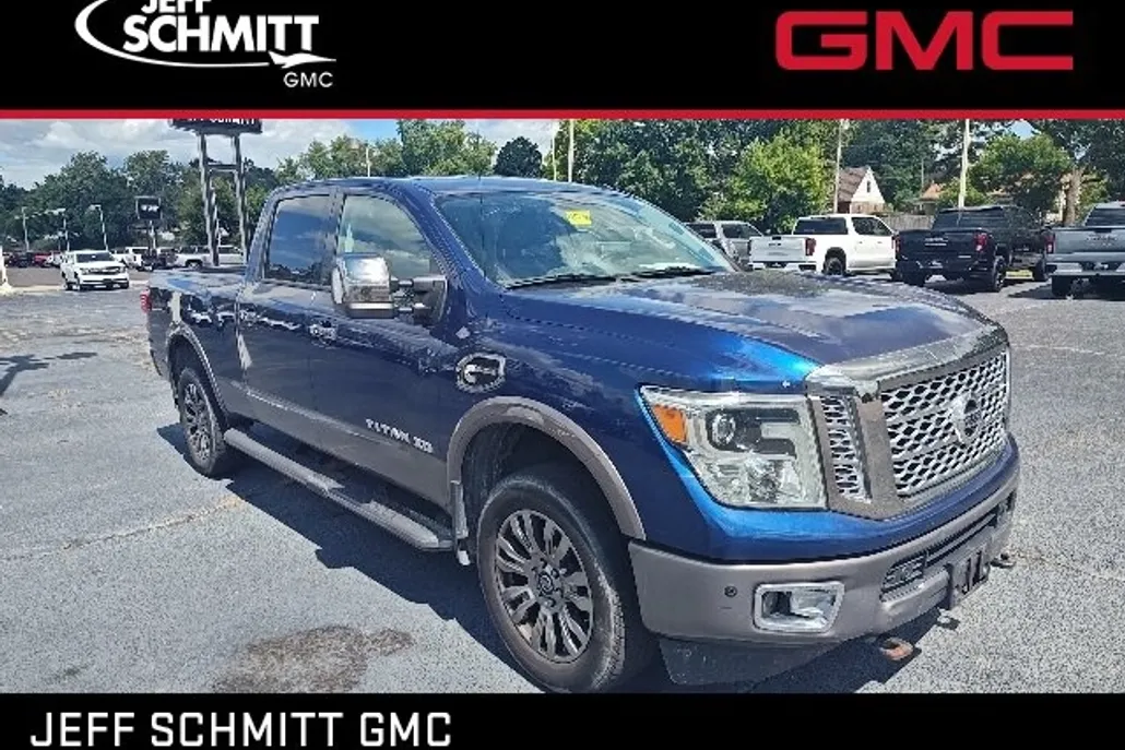 2016 Nissan Titan Platinum Reserve photo 1