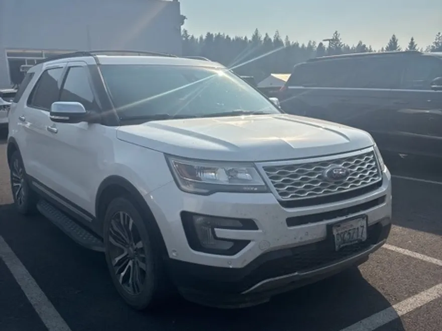 2016 Ford Explorer Platinum photo 1