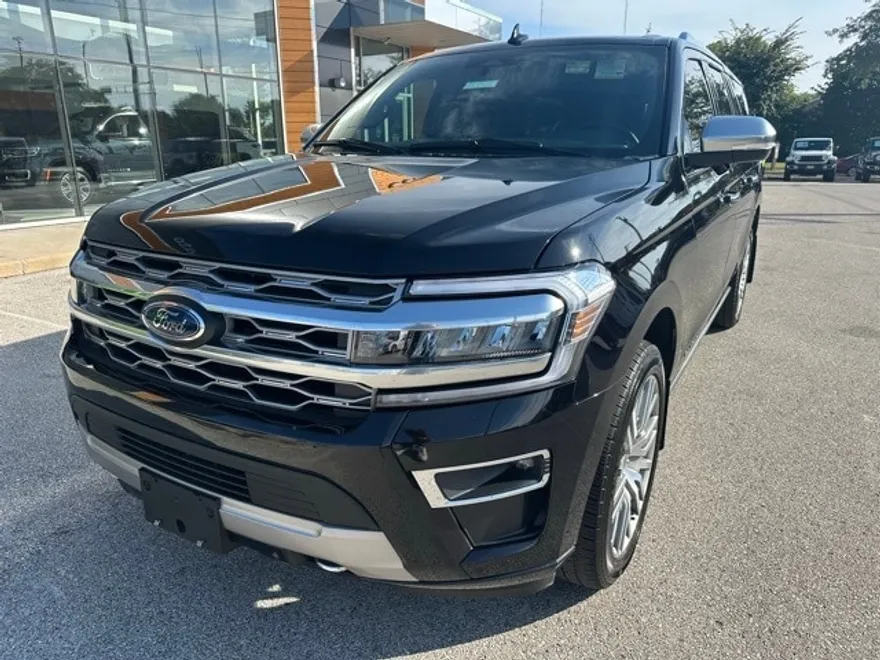 2022 Ford Expedition MAX Platinum photo 1