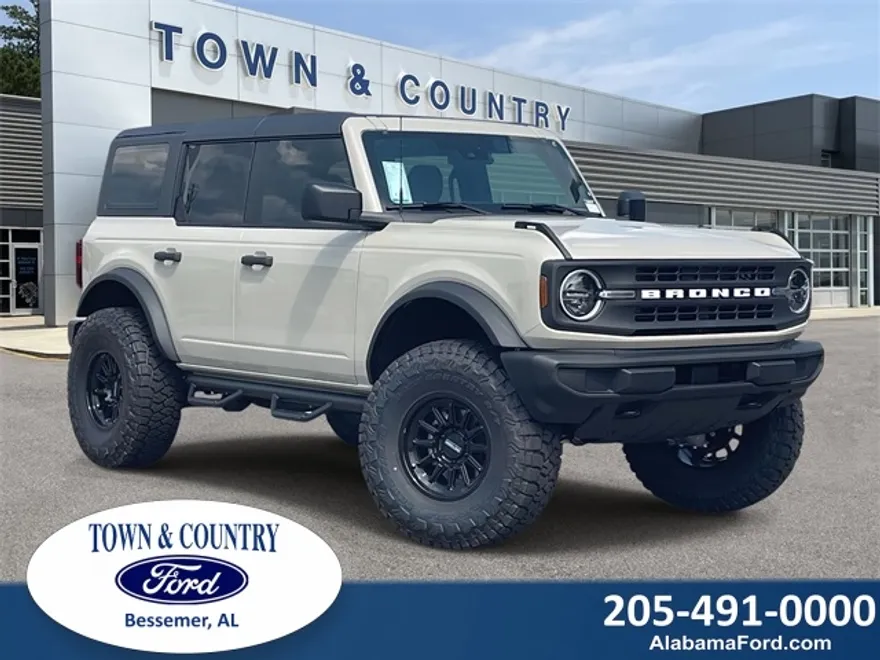 2025 Ford Bronco Base photo 1