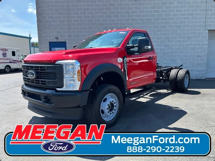 2025 Ford F-600 photo 1