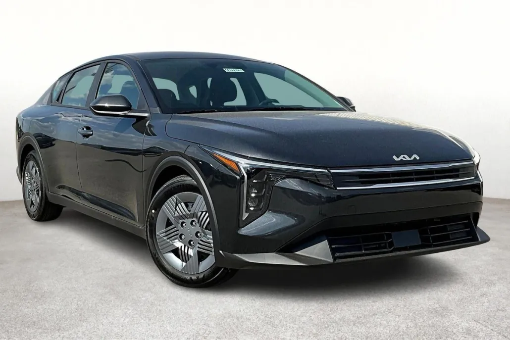 2025 Kia K4 LX photo 1