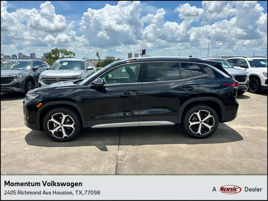 2025 Volkswagen Tiguan SE photo 1