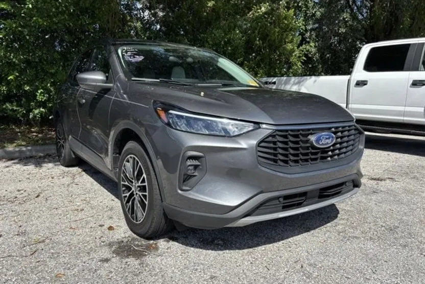 2023 Ford Escape Sport Hybrid photo 1