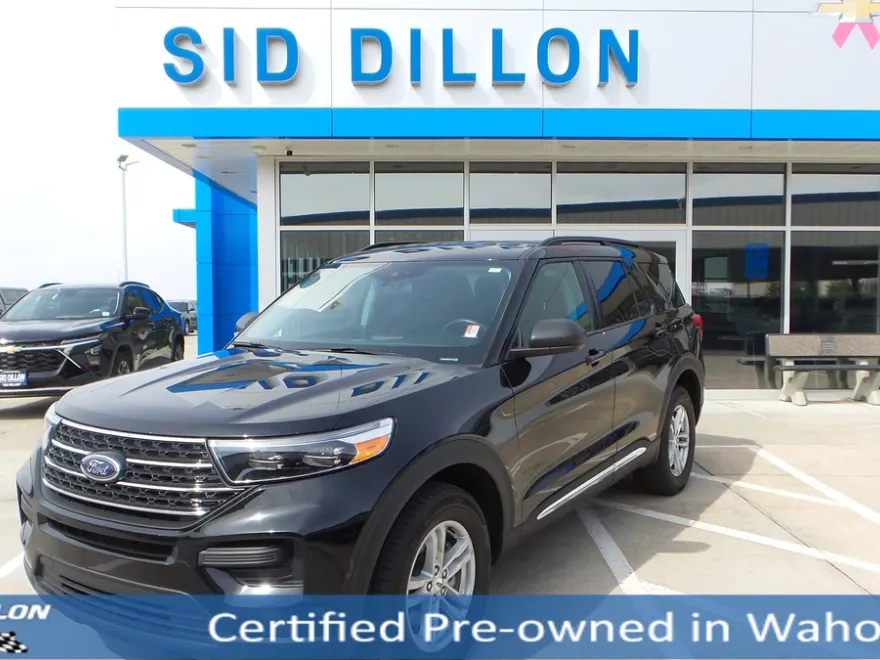 2022 Ford Explorer XLT photo 1