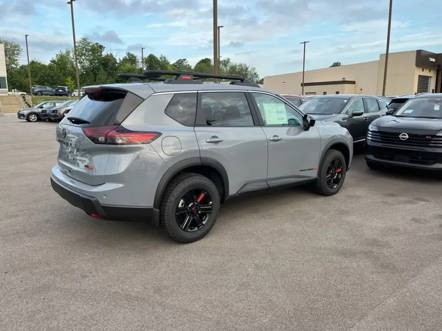2026 Nissan Rogue SV photo 1