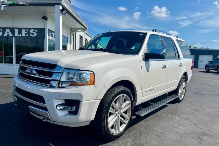 2017 Ford Expedition Platinum photo 1