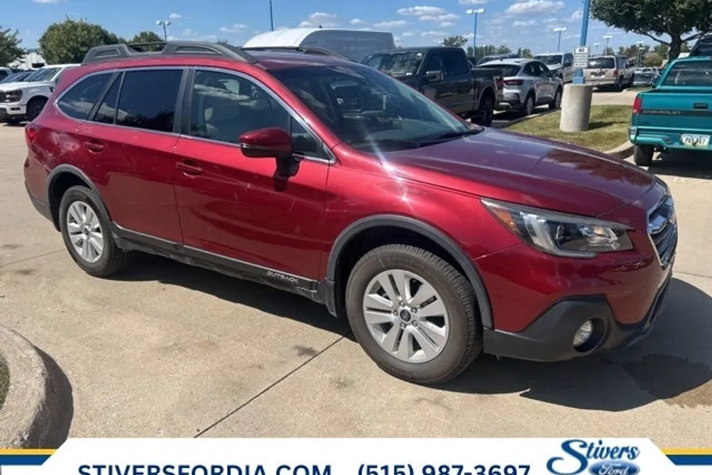 2018 Subaru Outback Premium photo 1