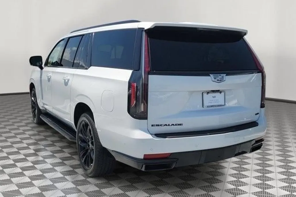 2023 Cadillac Escalade ESV Sport photo 1