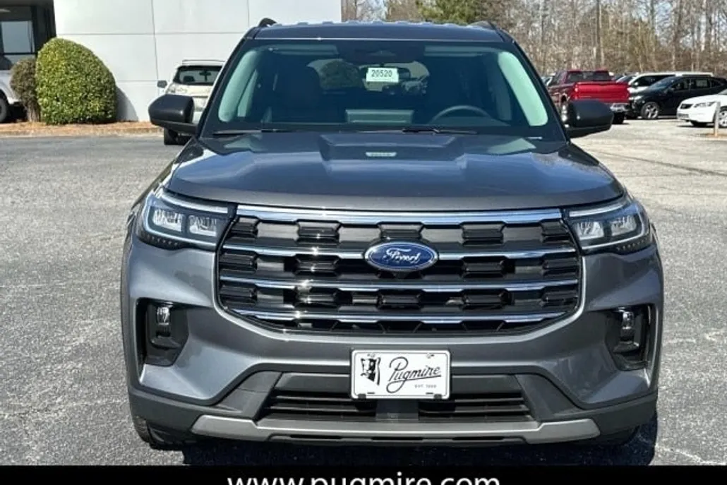 2025 Ford Explorer photo 1