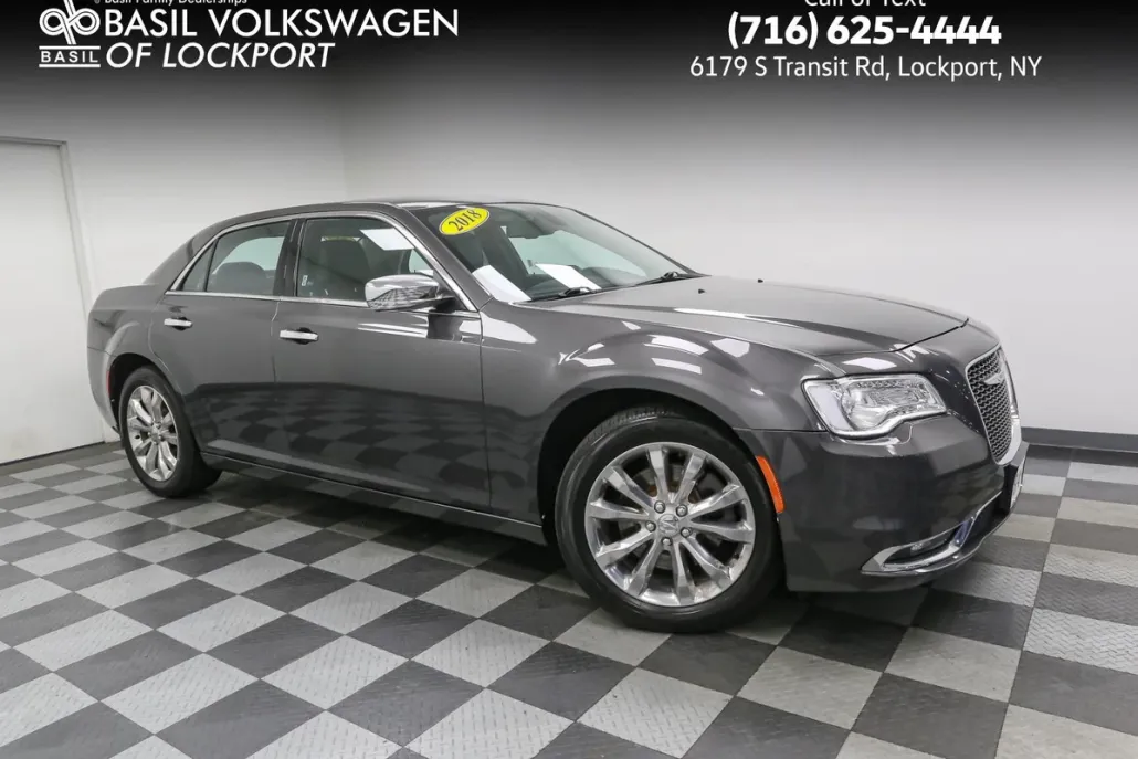 2018 Chrysler 300 Limited photo 1