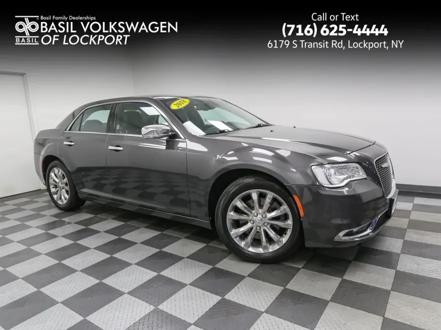2018 Chrysler 300 Limited photo 1
