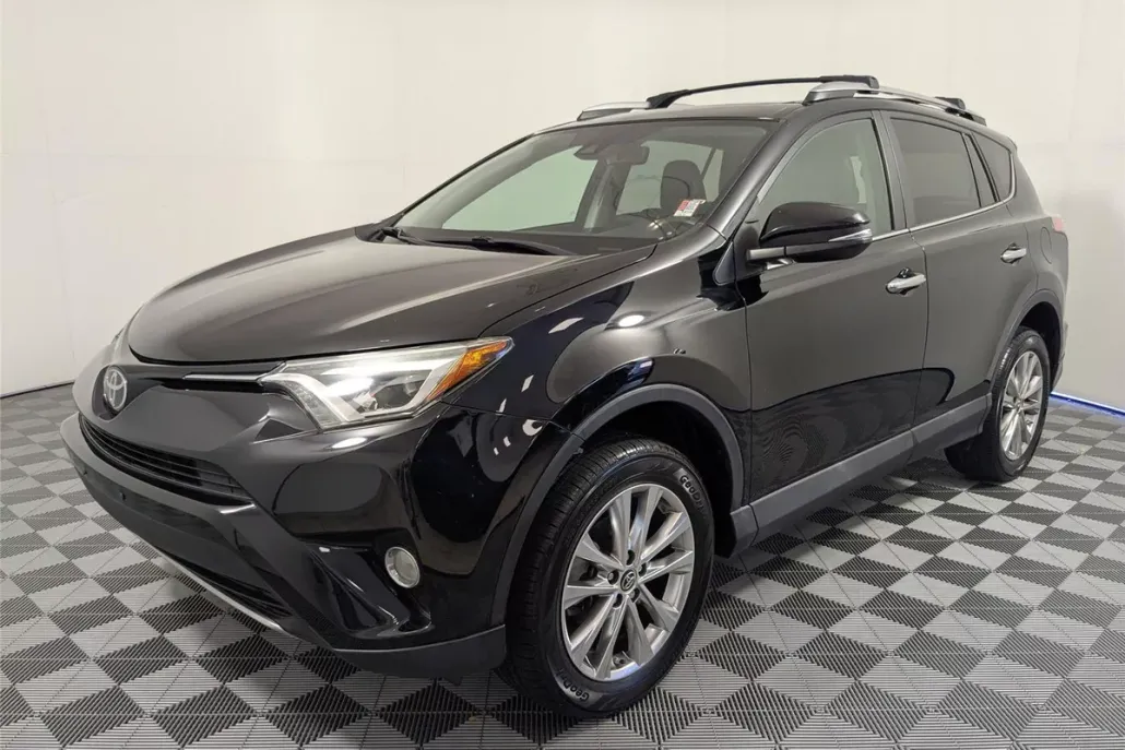 2018 Toyota RAV4 Limited photo 1