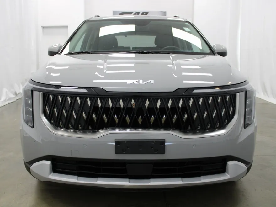 2025 Kia Carnival EX photo 1