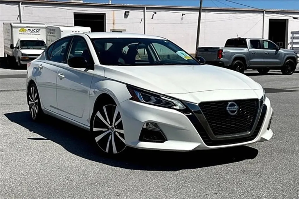 2019 Nissan Altima 2.5 SR photo 1