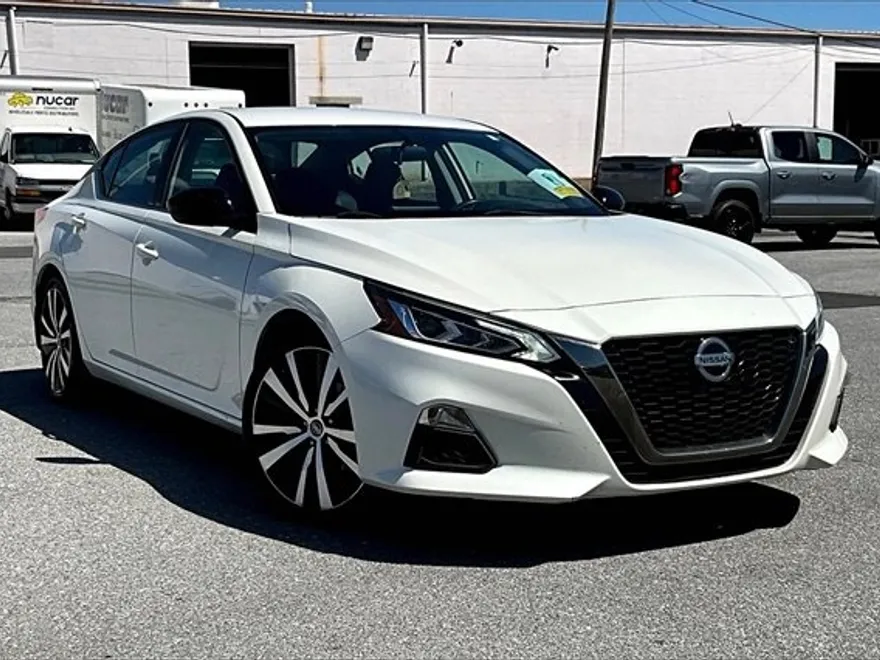 2019 Nissan Altima 2.5 SR photo 1