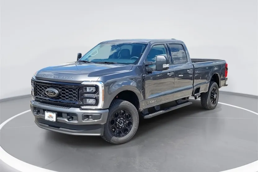 2026 Ford F-350 XLT photo 1