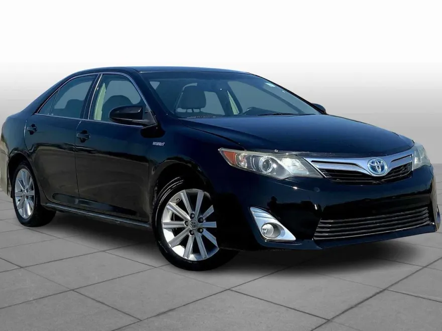 2014 Toyota Camry Hybrid XLE photo 1
