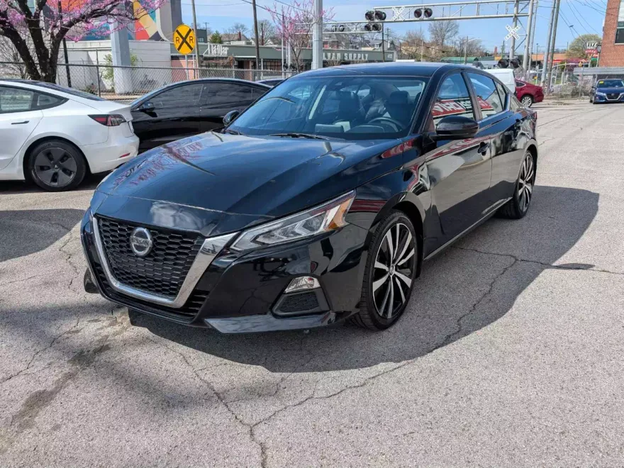 2020 Nissan Altima 2.5 SR photo 1