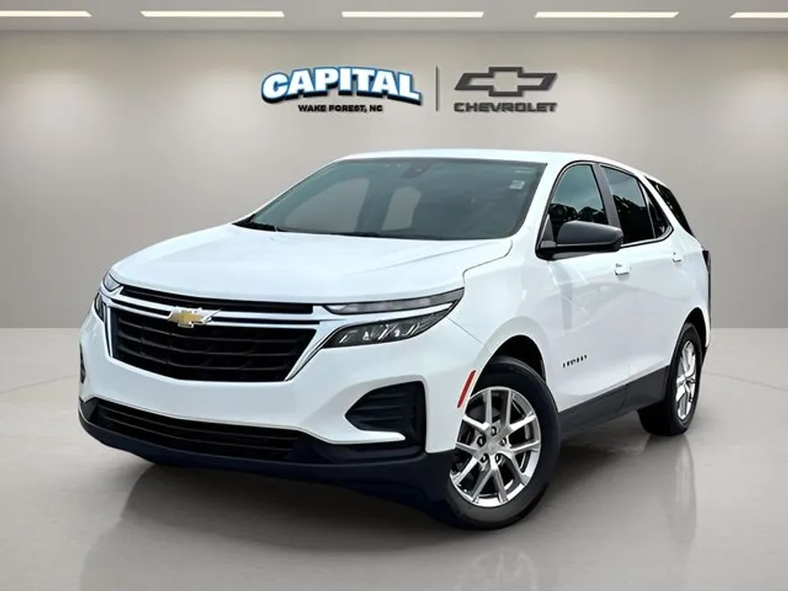 2023 Chevrolet Equinox LS photo 1