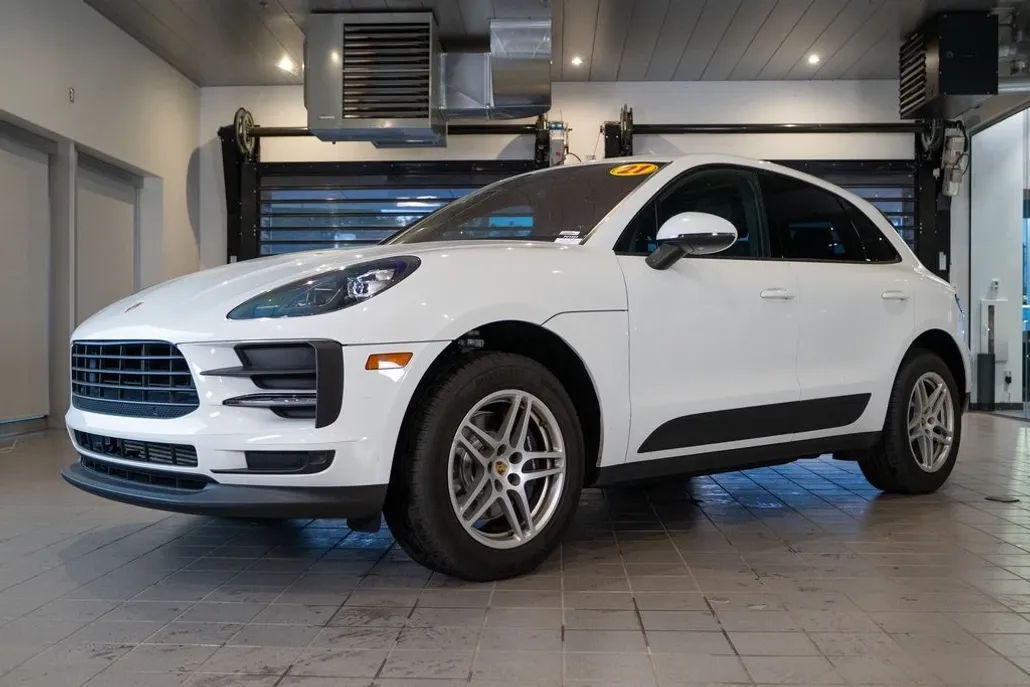 2021 Porsche Macan Base photo 1