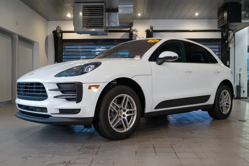 2021 Porsche Macan Base photo 1
