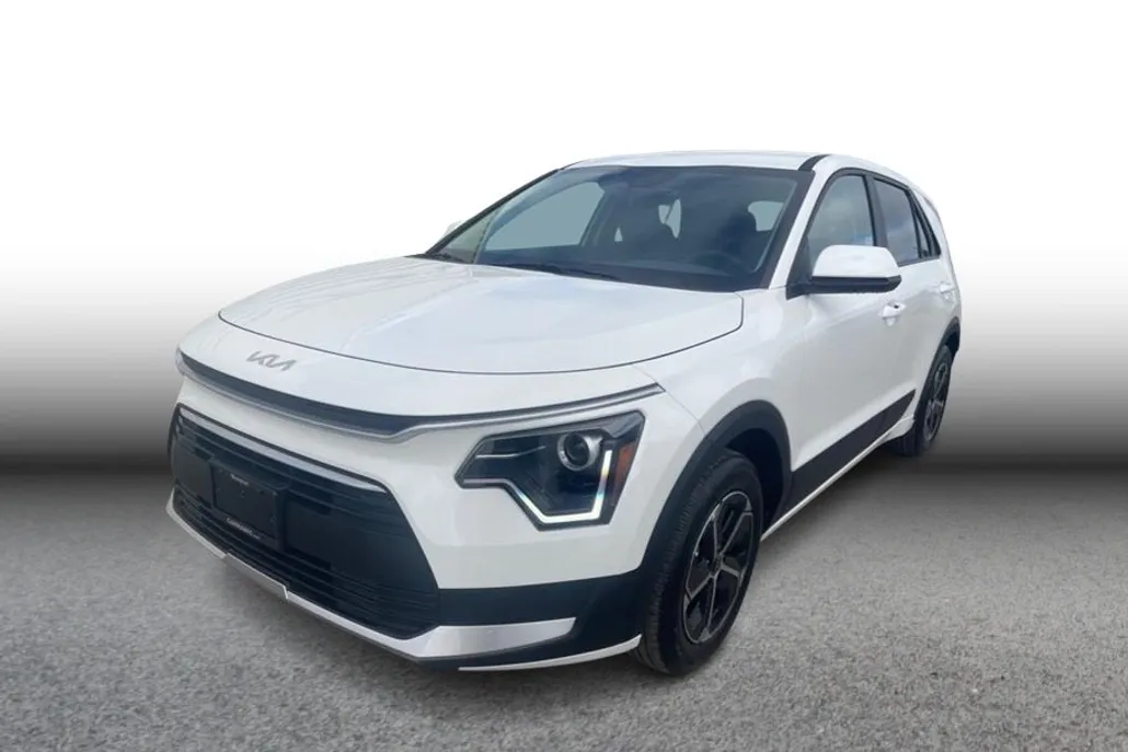 2025 Kia Niro LX photo 1