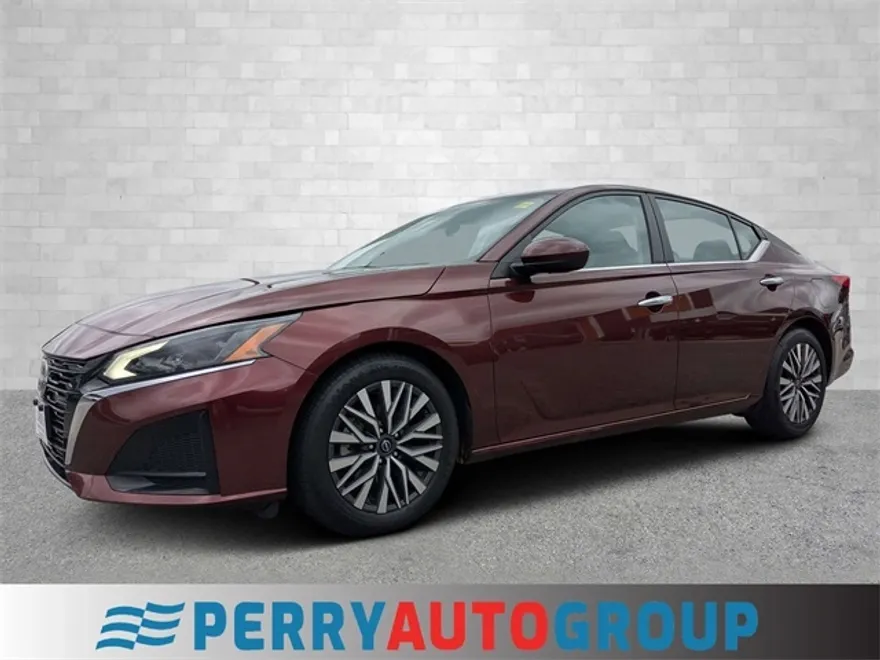 2023 Nissan Altima 2.5 SV photo 1