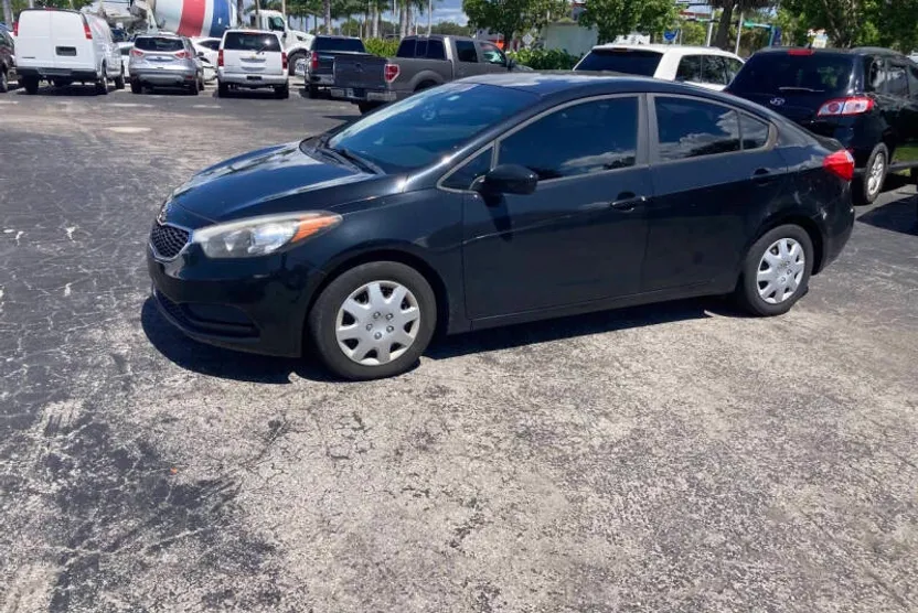 2016 Kia Forte LX photo 1