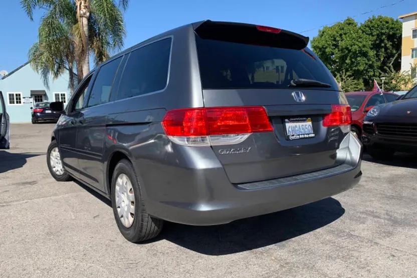2009 Honda Odyssey LX photo 1