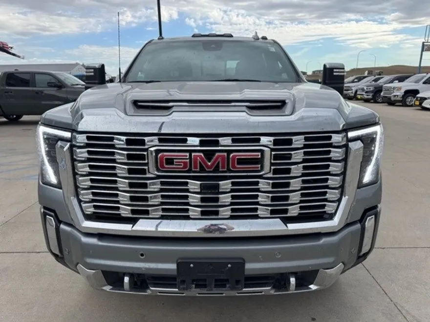 2024 Gmc Sierra HD Denali photo 1