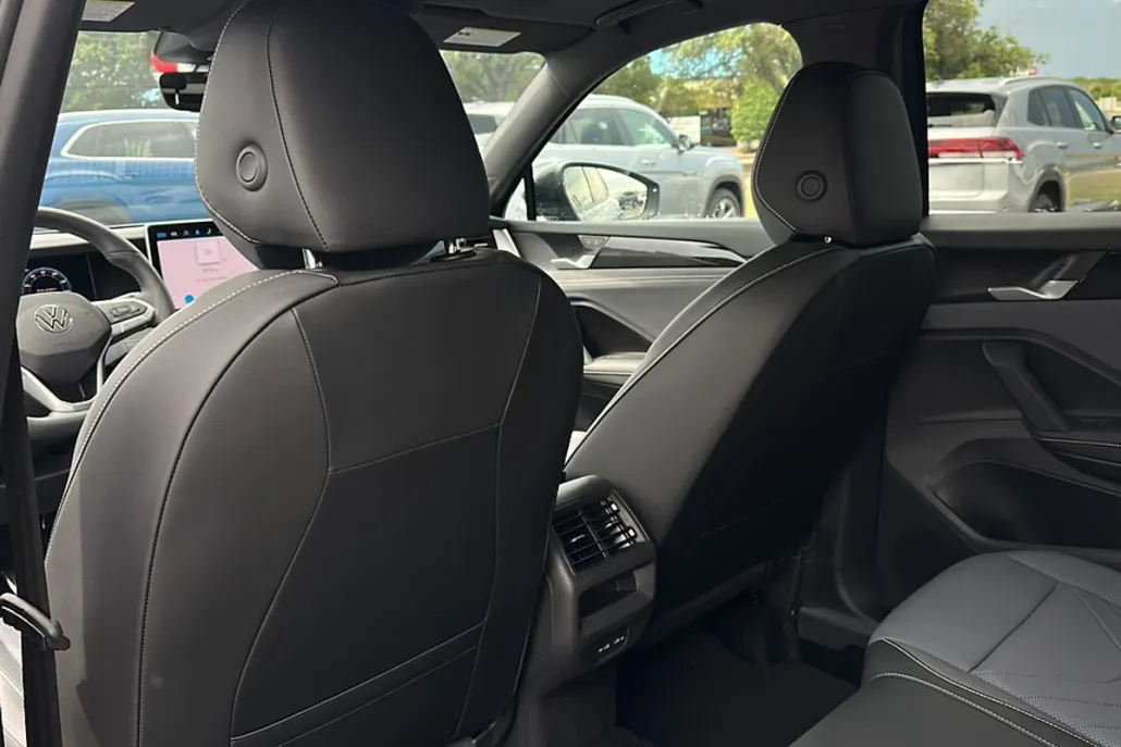 2025 Volkswagen Tiguan SE R-Line Black photo 1