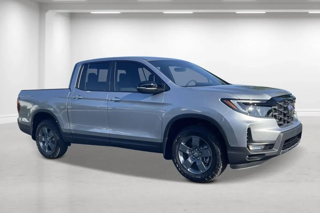 2025 Honda Ridgeline TrailSport photo 1