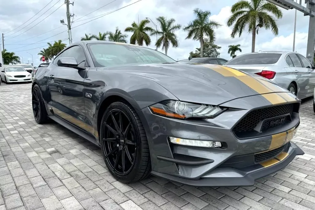 2022 Ford Mustang GT photo 1
