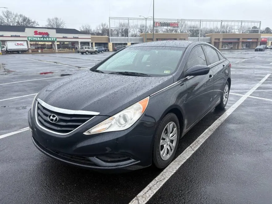 2011 Hyundai Sonata GLS photo 1